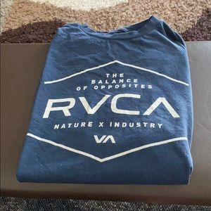 Rvca loose cotton tee. Very comfy!